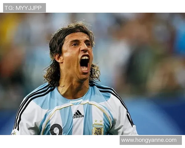 二十年间最受欢迎的足球明星盘点与影响力分析 二十年间最受欢迎的足球明星盘点与影响力分析