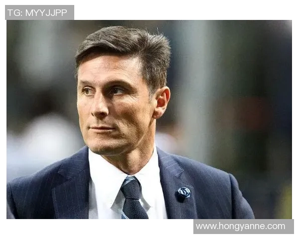 帅气足球明星身着正装的时尚魅力瞬间展现 帅气足球明星身着正装的时尚魅力瞬间展现